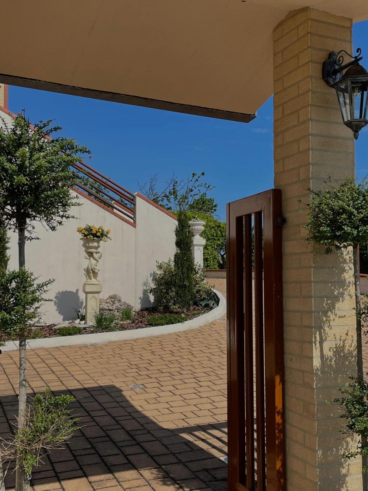 Appartamento In Villa Villalfonsina Exterior foto